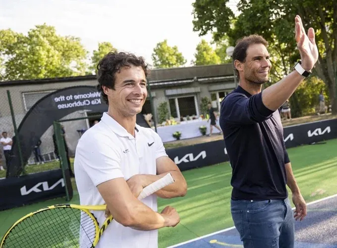 Rafael Nadal - Train with a Champion